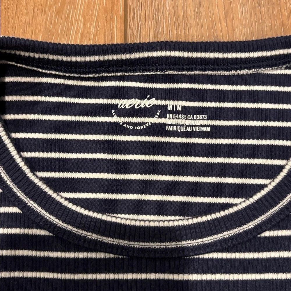 NWT women’s aerie navy white striped medium tank top - Picture 2 of 3